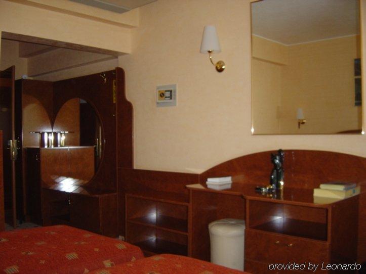 Hotel Carpati Baia Mare Room photo